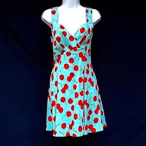 IxiA - Size Medium - Sky Blue and Red